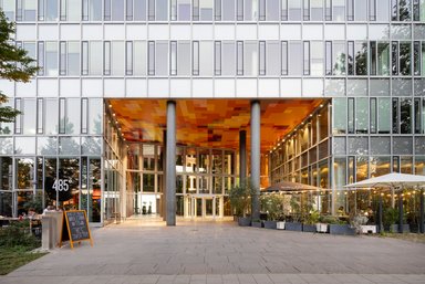 ONE METRO CAMPUS  DÜSSELDORF - CORPORATE HEADQUARTERS. METRO AG ATRIUM & GASTRONOMIE. FERTIGSTELLUNG ERSTER BAUABSCHNITT - © METRO PROPERTIES Holding GmbH