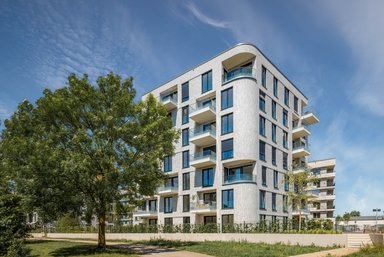 Die ersten beiden Bauabschnitte wurden im Frühjahr 2025 fertiggestellt und an die Eigentümer*innen übergeben. - © PANDION