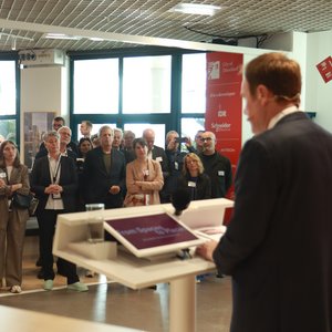Blick von der Bühne des Messestandes © Landeshauptstadt Düsseldorf 