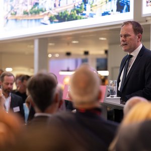 Oberbürgermeister Dr. Stephan Keller präsentiert am Dienstag, 7. Oktober 2025, neue Projekte der Landeshauptstadt Düsseldorf auf der Immobilienmesse Expo Real in München. © Landeshauptstadt Düsseldorf/Robert Gongoll